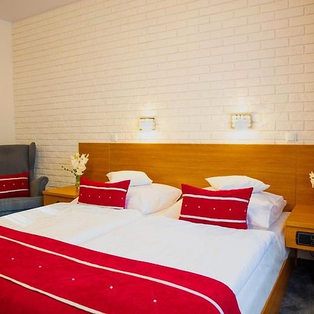 Motel 2000 Stęszew Kültér fotó