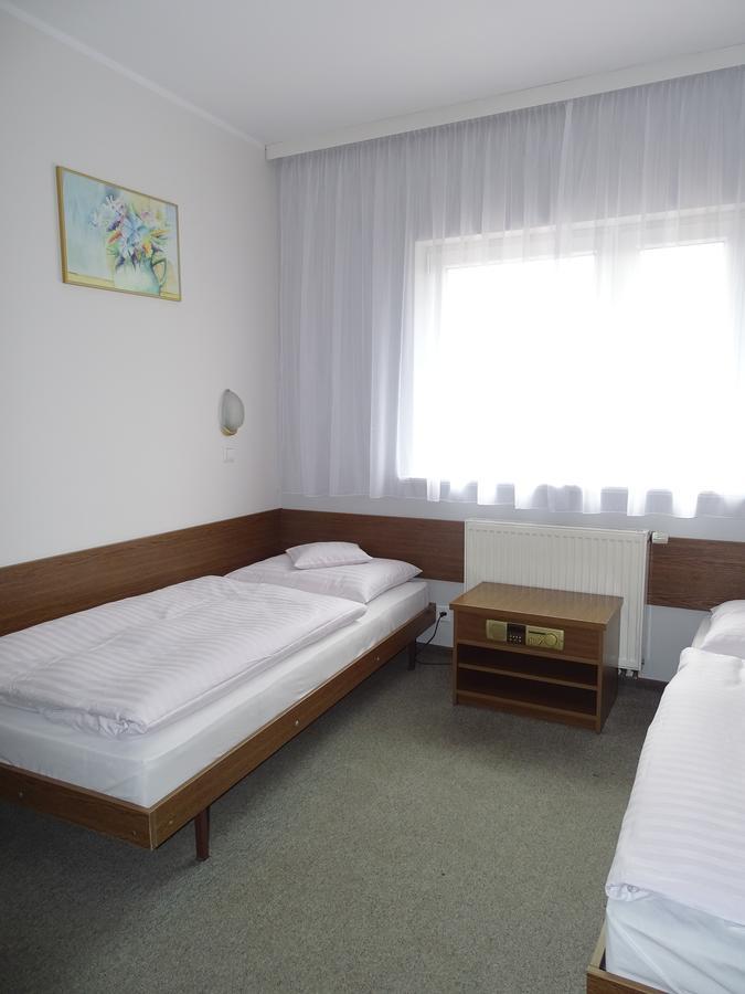 Motel 2000 Stęszew Kültér fotó