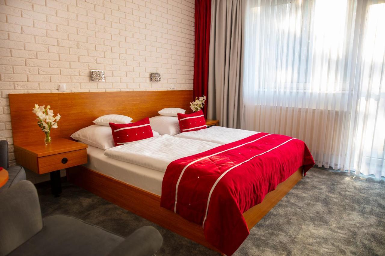 Motel 2000 Stęszew Kültér fotó